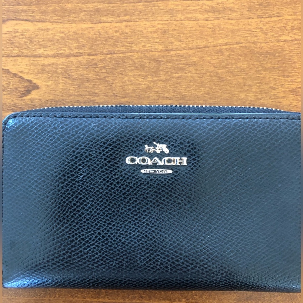 COACH - SIGNATURE LEATHER FLAT ZIP WRISTLET POUCH + BLACK